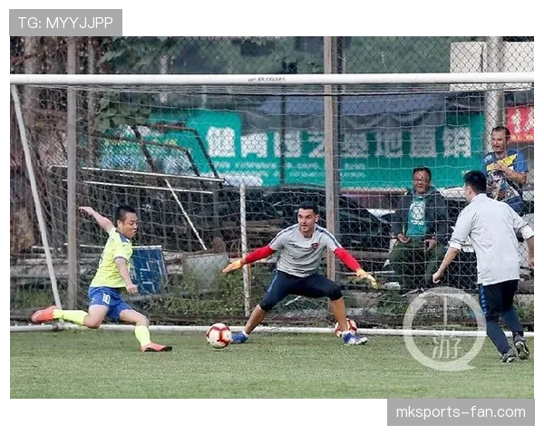 克鲁伊夫角色转型如何以直塞破解防线,超越传统组织者? 克鲁伊夫角色转型如何以直塞破解防线,超越传统组织者?